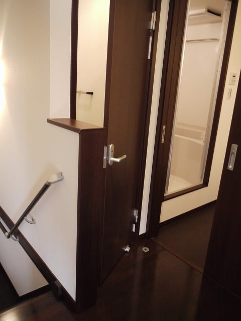 2階角部屋タイプ 洗面脱衣＆WCスペース