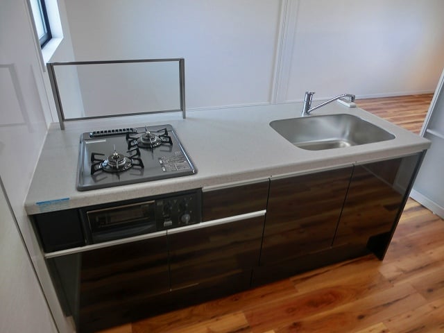 B〜E号室タイプキッチン　ペニンシュラ型システムキッチン（1800サイズ）