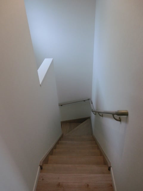 A号室（2LDK）　階段　※メゾネット式