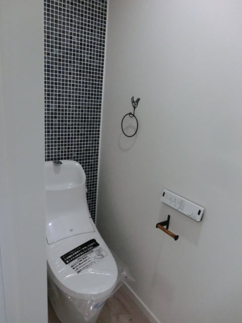 BC号室　WC　※背面にはモザイクタイルを貼ってあります